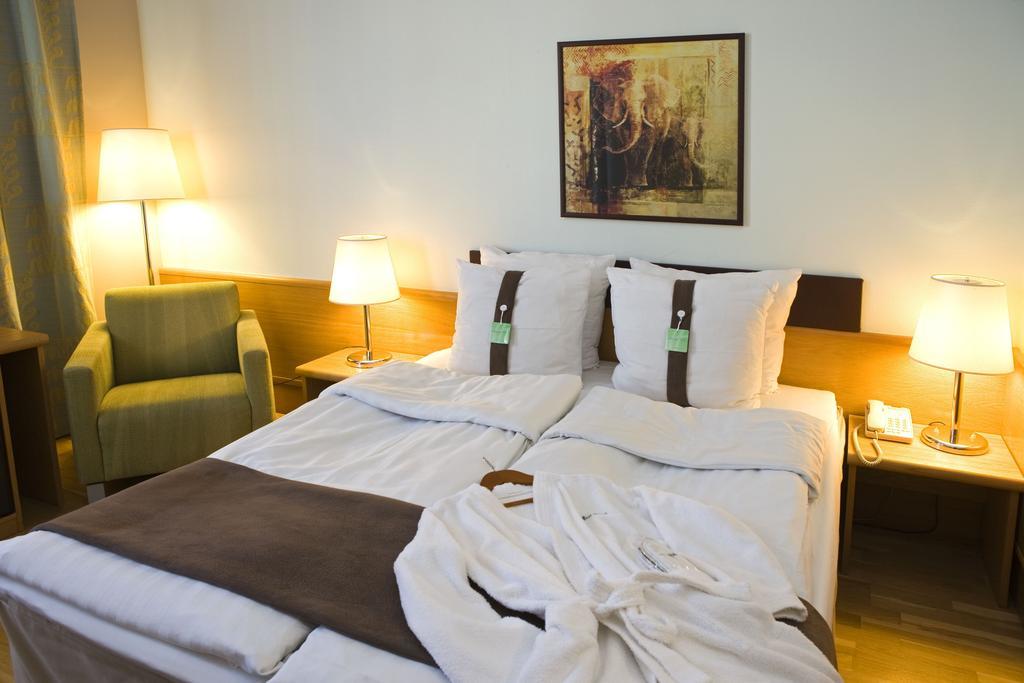 Holiday Inn Turku Phòng bức ảnh